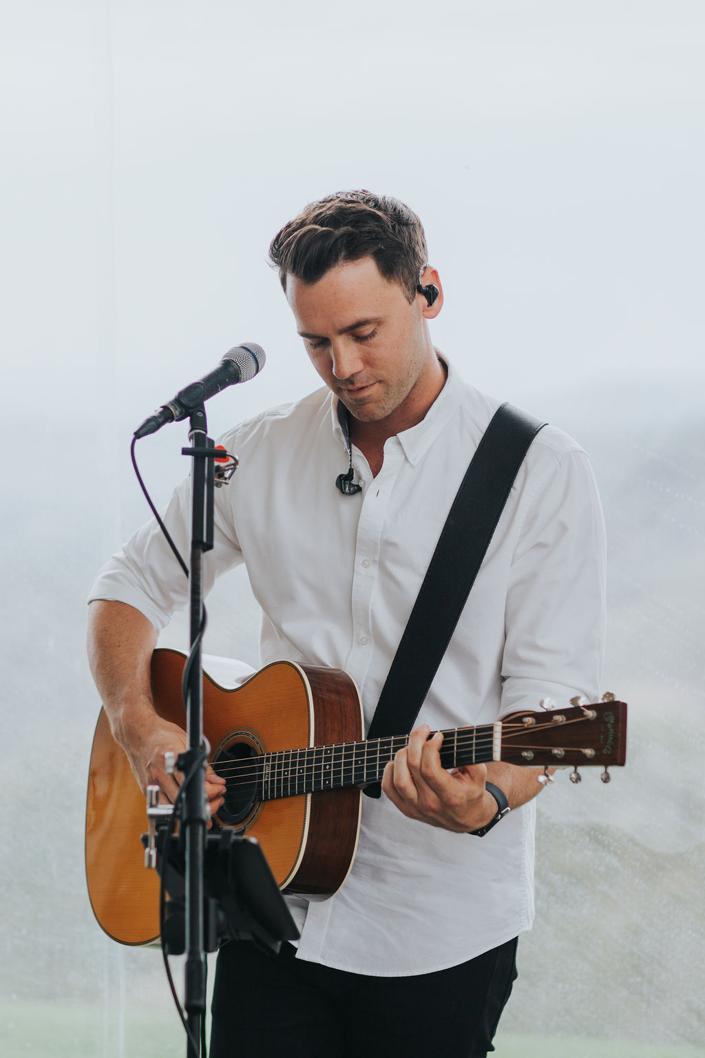 Michael Vos — Vocalist & Guitarist
